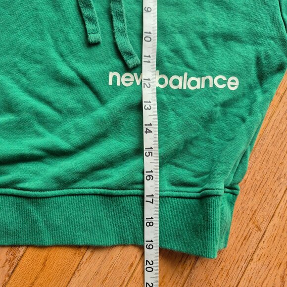 New Balance Essentials Green Crop Hoodie Sweatshirt Large - Picture 10 of 11